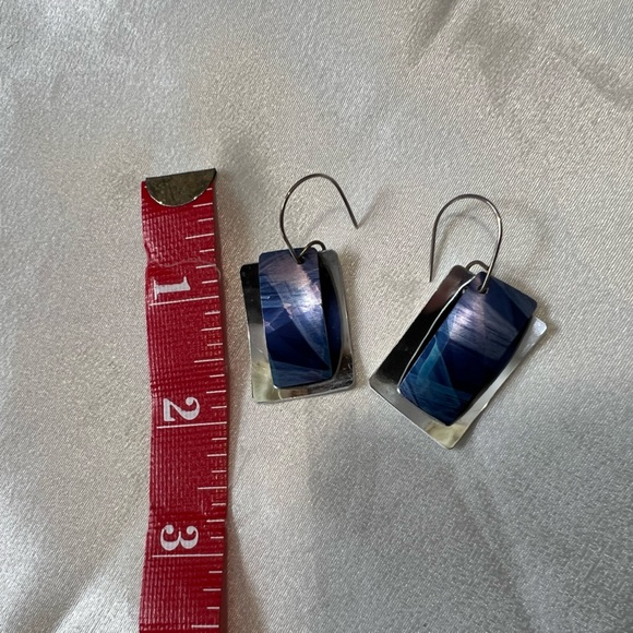 🥳FREE w/ purchase earrings - Picture 6 of 6
